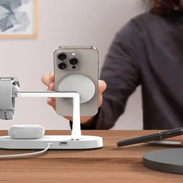  - 4-in-1 Trådlös Laddare Magsafe iPhone, Apple Watch, AirPods - Vit