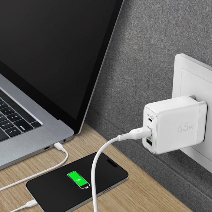 GP - GP Väggladdare 65W GaN Inkl Reseadapter - Vit