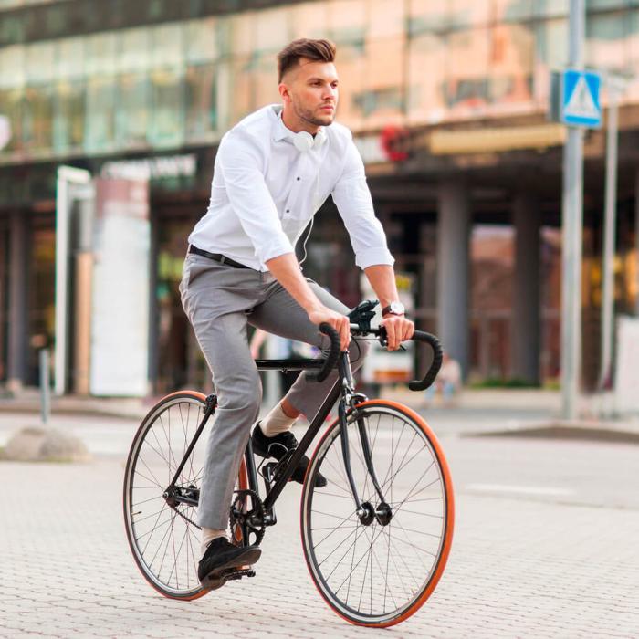 Celly - Celly Cykel-/ e-scooterhållare med inbyggd powerbank 5000 mAh