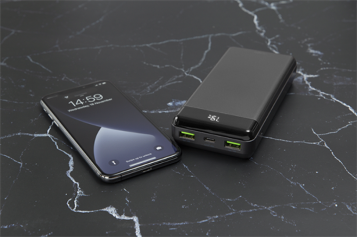 UTGATT5 - DELTACO Powerbank 20000 mAh - Svart
