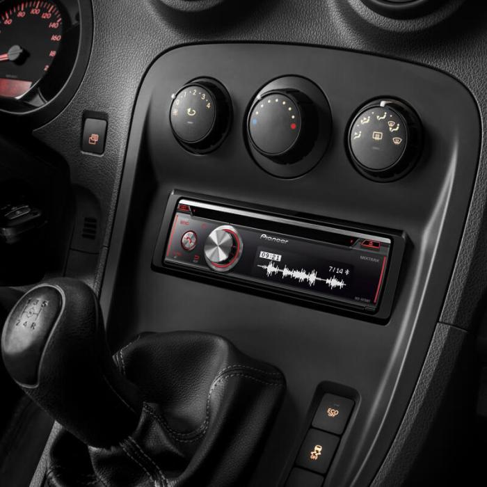 UTGATT5 - Pioneer Bilstereo DEH-X8700BT