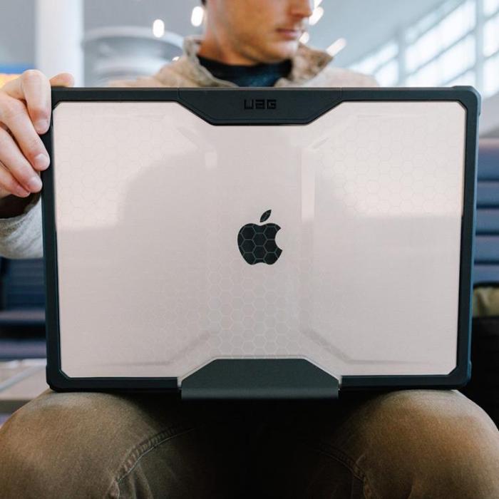 Urban Armor Gear - UAG Plyo för MacBook Air 15