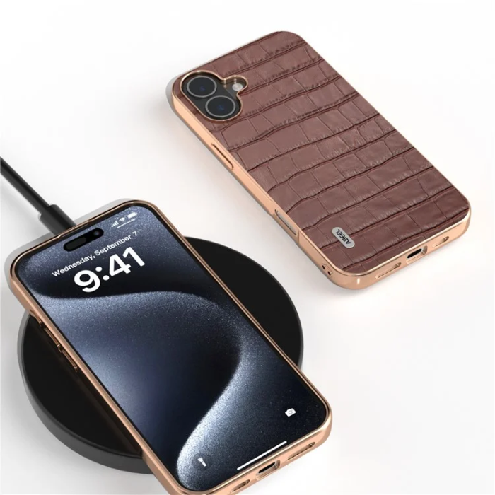 ABEEL - ABEEL iPhone 16 Plus Mobilskal Äkta läder Crocodile - Brun