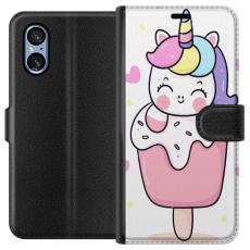 iSecrets - Pl&aring;nboksfodral till Sony Xperia 5 V med Glad enh&ouml;rning