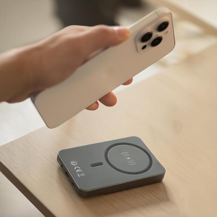 Forever - Forever Trådlös Powerbank 5000mAh MagSafe 20W MATB-200 - Svart