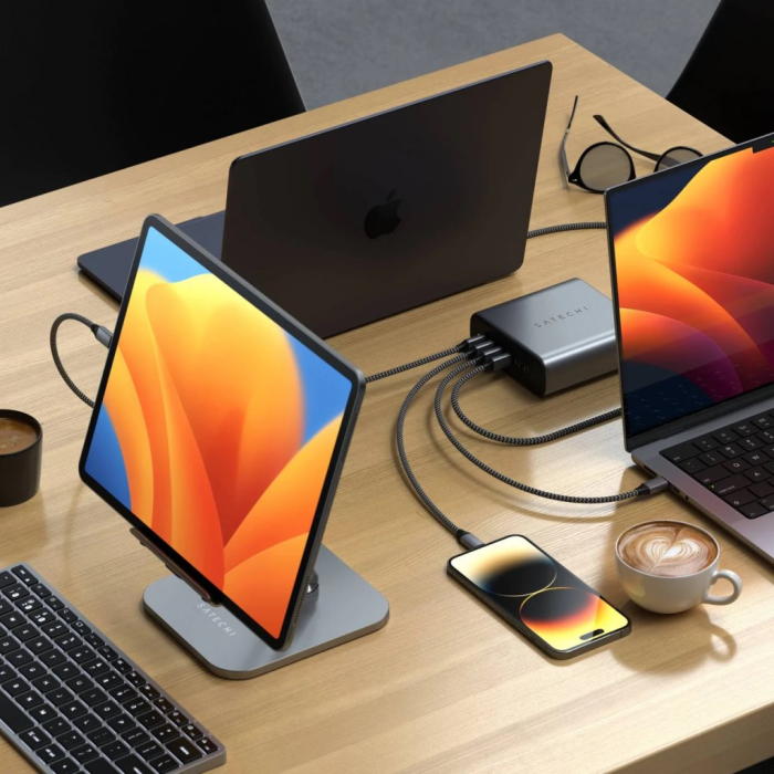 UTGATT1 - Satechi 200W USB-C 6-Port GaN Laddare