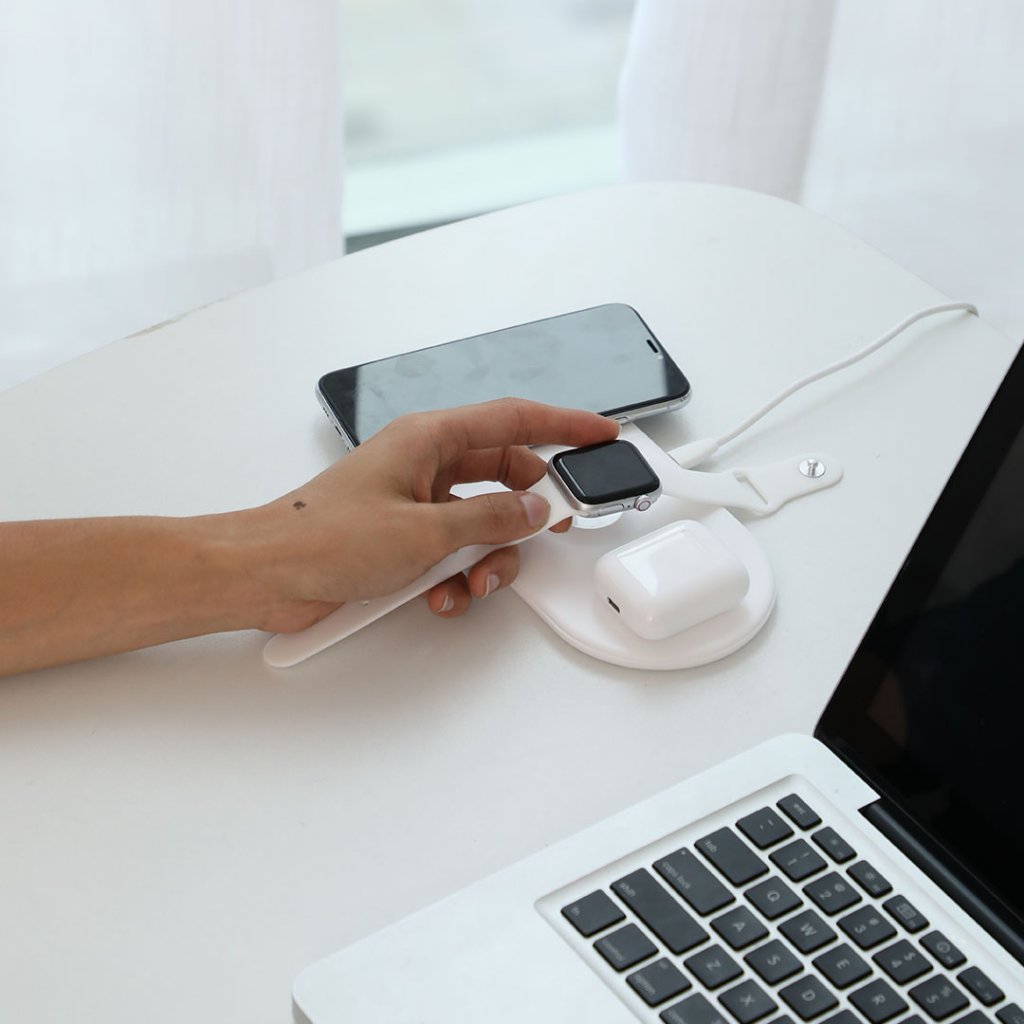 Baseus Smart 3 i 1 Trådlös Laddare för Apple Watch, telefon och AirPods Baseus Smart 3 i 1 Trådlös Laddare för Apple Watch, telefon och AirPods