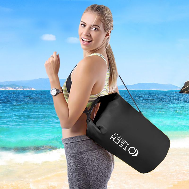 Spigen - Universal Vattentät Väska 20L - Svart