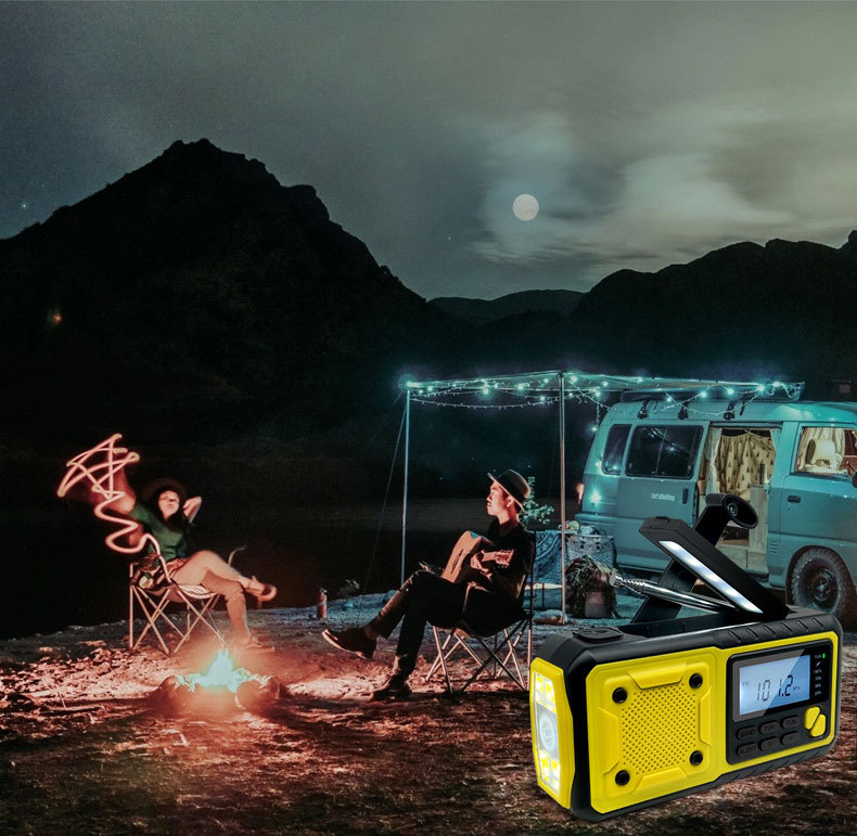 A-One Brand - Vevradio 4000mAh Powerbank med LCD Skärm, Solceller, Ficklampa - Orange