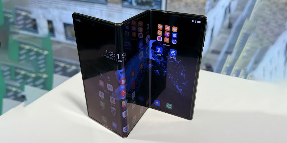 Samsung tri-fold vikbar telefon video hands-on design innovation