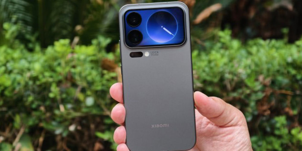 Xiaomi 17 Pro Max recension hands-on Magic Back Screen Snapdragon 8 Elite design skal fodral